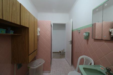 Casa à venda com 237m², 2 quartos e 4 vagasBanheiro
