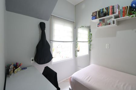Casa à venda com 237m², 2 quartos e 4 vagasCasa do Fundos
