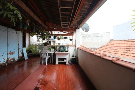 Casa à venda com 237m², 2 quartos e 4 vagasTerraço