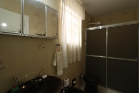 Casa à venda com 237m², 2 quartos e 4 vagasCasa do Fundos