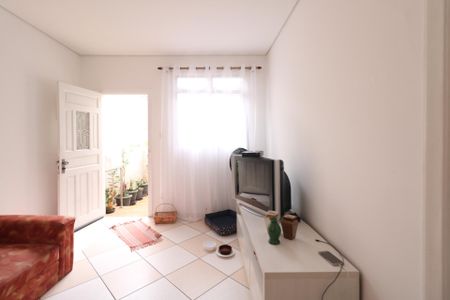 Casa à venda com 237m², 2 quartos e 4 vagasCasa do Fundos