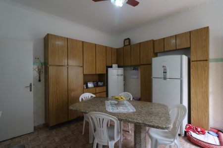 Casa à venda com 237m², 2 quartos e 4 vagasCozinha