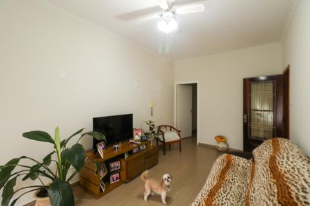 Casa à venda com 237m², 2 quartos e 4 vagasSala