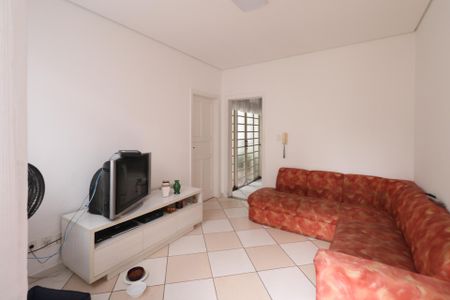 Casa à venda com 237m², 2 quartos e 4 vagasCasa do Fundos