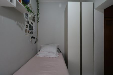 Casa à venda com 237m², 2 quartos e 4 vagasCasa do Fundos