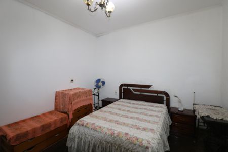 Casa à venda com 237m², 2 quartos e 4 vagasQuarto 2