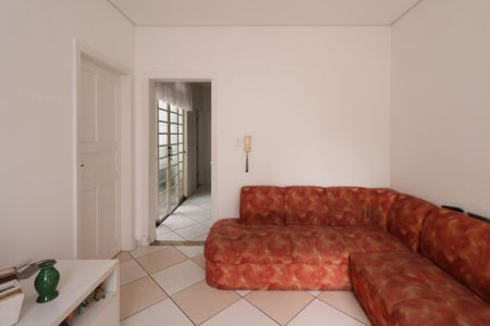 Casa à venda com 237m², 2 quartos e 4 vagasCasa do Fundos
