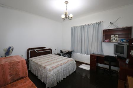 Casa à venda com 237m², 2 quartos e 4 vagasQuarto 2