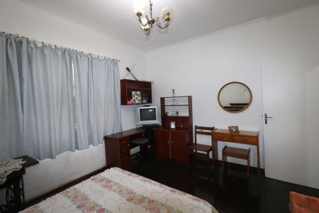 Casa à venda com 237m², 2 quartos e 4 vagasQuarto 2