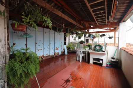 Casa à venda com 237m², 2 quartos e 4 vagasTerraço