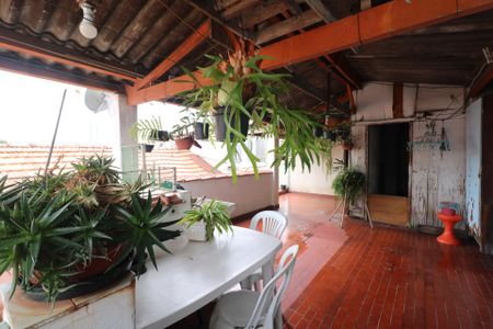 Casa à venda com 237m², 2 quartos e 4 vagasTerraço