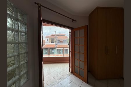 Casa para alugar com 150m², 3 quartos e 2 vagas Casa para alugar com 150m², 3 quartos e 2 vagasVaranda