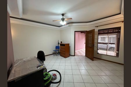 Casa para alugar com 150m², 3 quartos e 2 vagas Casa para alugar com 150m², 3 quartos e 2 vagasSala