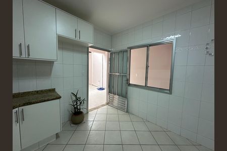 Casa para alugar com 150m², 3 quartos e 2 vagas Casa para alugar com 150m², 3 quartos e 2 vagasCozinha