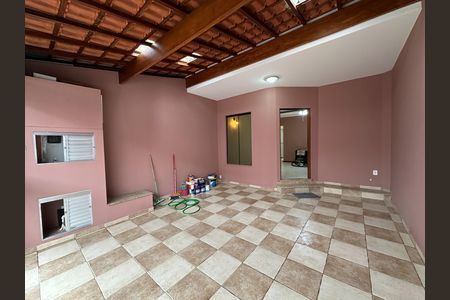 Casa para alugar com 150m², 3 quartos e 2 vagas Casa para alugar com 150m², 3 quartos e 2 vagasGaragem