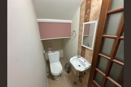 Casa para alugar com 150m², 3 quartos e 2 vagas Casa para alugar com 150m², 3 quartos e 2 vagasLavabo