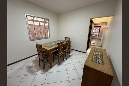 Casa para alugar com 150m², 3 quartos e 2 vagas Casa para alugar com 150m², 3 quartos e 2 vagasCozinha