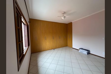 Casa para alugar com 150m², 3 quartos e 2 vagas Casa para alugar com 150m², 3 quartos e 2 vagasSuíte 2