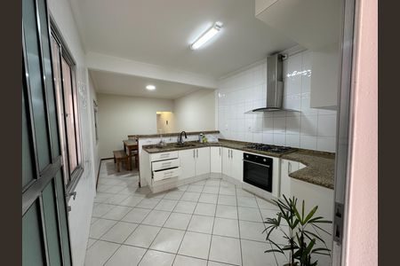 Casa para alugar com 150m², 3 quartos e 2 vagas Casa para alugar com 150m², 3 quartos e 2 vagasCozinha