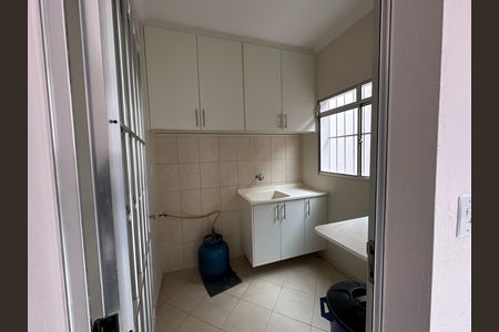 Casa para alugar com 150m², 3 quartos e 2 vagas Casa para alugar com 150m², 3 quartos e 2 vagasÁrea de Serviço