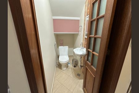Casa para alugar com 150m², 3 quartos e 2 vagas Casa para alugar com 150m², 3 quartos e 2 vagasLavabo