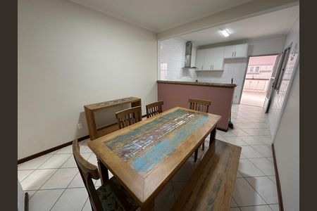 Casa para alugar com 150m², 3 quartos e 2 vagas Casa para alugar com 150m², 3 quartos e 2 vagasCozinha