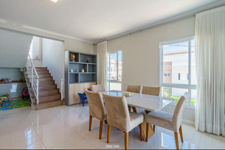Casa à venda com 321m², 3 quartos e 4 vagas