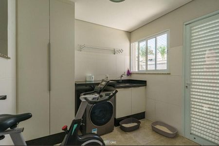 Casa à venda com 321m², 3 quartos e 4 vagas