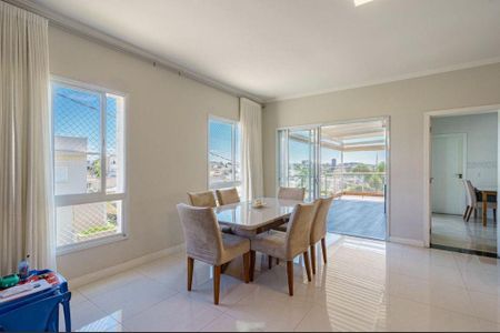 Casa à venda com 3 quartos, 321m² em Colina dos Pinheiros, Valinhos