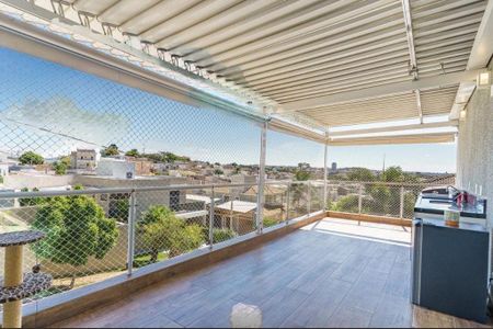 Casa à venda com 321m², 3 quartos e 4 vagas