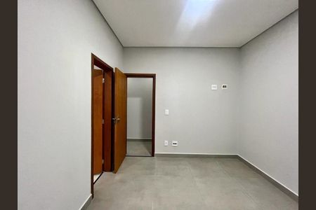 Casa à venda com 178m², 3 quartos e 2 vagas