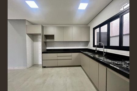 Casa à venda com 178m², 3 quartos e 2 vagas