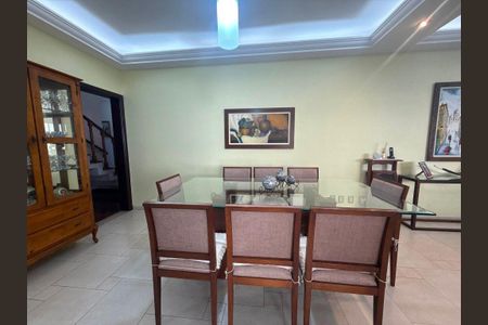 Casa à venda com 268m², 3 quartos e 2 vagas