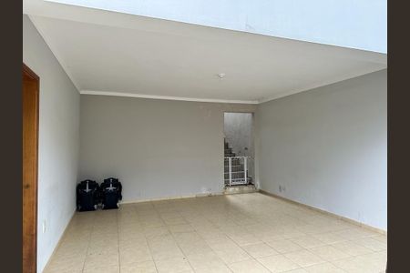 Casa à venda com 234m², 3 quartos e 4 vagas