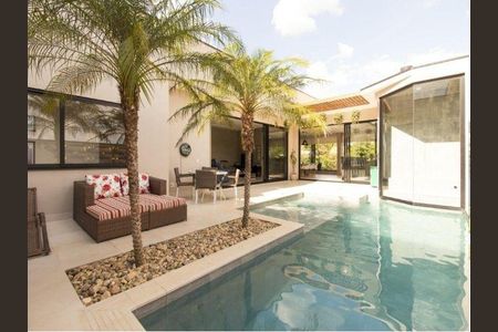 Casa à venda com 334m², 4 quartos e 4 vagas