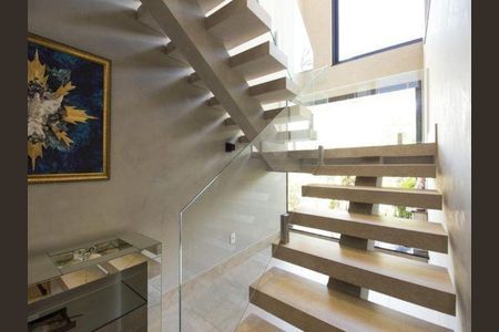 Casa à venda com 334m², 4 quartos e 4 vagas