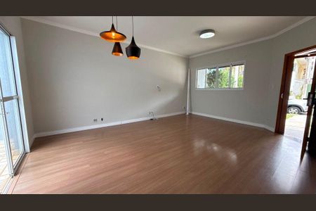 Casa à venda com 3 quartos, 137m² em Vila Capuava, Valinhos