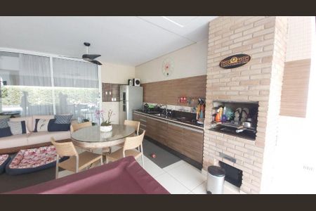 Casa à venda com 302m², 4 quartos e 4 vagas