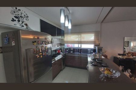 Casa à venda com 302m², 4 quartos e 4 vagas