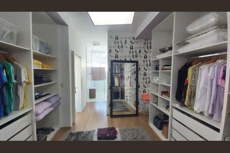 Casa à venda com 302m², 4 quartos e 4 vagas
