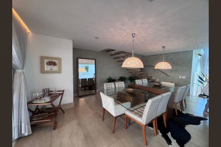 Casa à venda com 478m², 4 quartos e 6 vagas