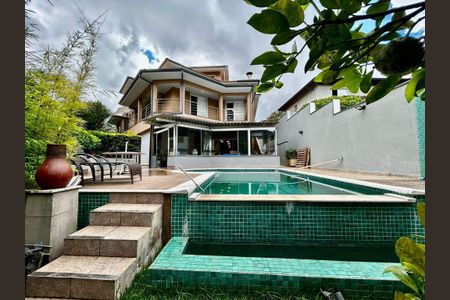 Casa à venda com 656m², 4 quartos e 7 vagas