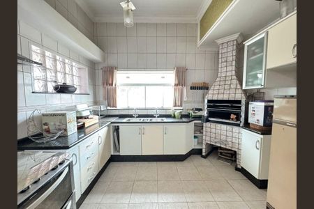 Casa à venda com 656m², 4 quartos e 7 vagas