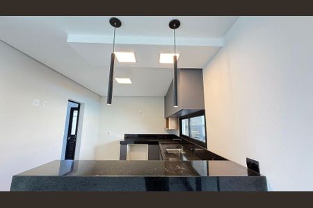 Casa à venda com 3 quartos, 239m² em Vila Capuava, Valinhos