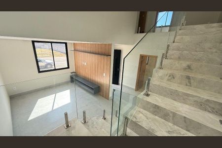 Casa à venda com 3 quartos, 239m² em Vila Capuava, Valinhos