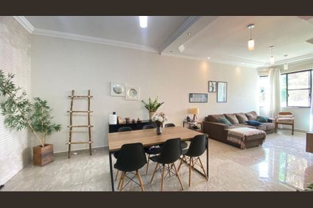 Casa à venda com 3 quartos, 189m² em Lenheiro, Valinhos