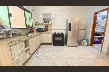 Casa à venda com 189m², 3 quartos e 4 vagas