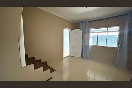 Casa para alugar com 3 quartos, 205m² em Cidade Serodio, Guarulhos