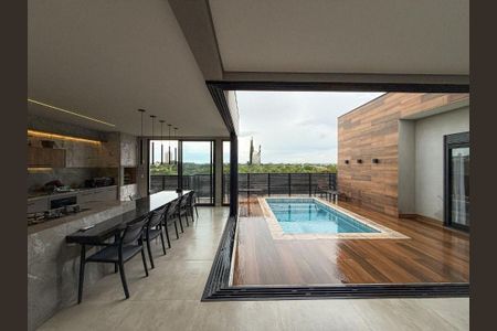 Casa à venda com 302m², 3 quartos e 4 vagas