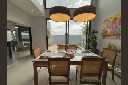 Casa à venda com 3 quartos, 239m² em Vila Santana, Valinhos